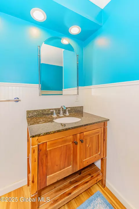 Bath - 413 Feura Bush Rd, Glenmont, NY 12077 photo 1 of 3