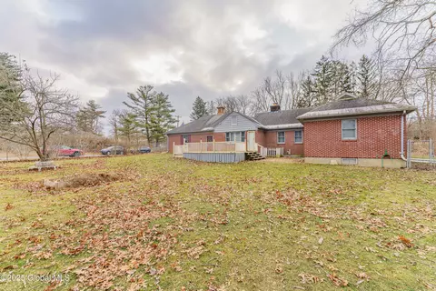 Exterior - 413 Feura Bush Rd, Glenmont, NY 12077 photo 8 of 11