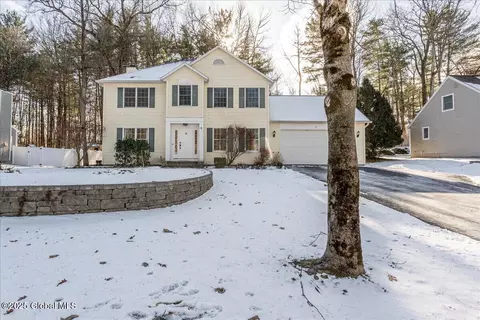 29 Sherwood Trl, Saratoga Springs, NY 12866