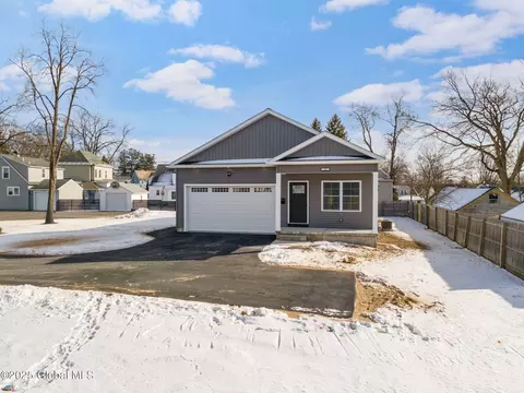 Exterior - 14 N Holmes St, Schenectady, NY 12302 photo 3 of 4
