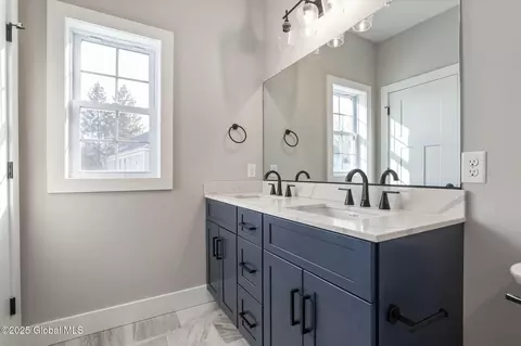 Bath - 14 N Holmes St, Schenectady, NY 12302 photo 2 of 3