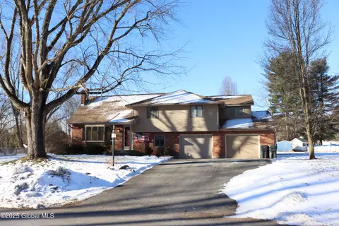 6 Meadowbrook Ln, Charlton, NY 12019