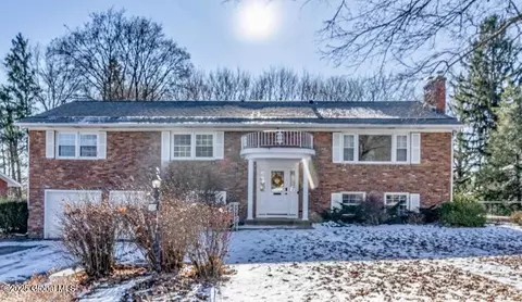 2272 Sweetbrier Rd, Niskayuna, NY 12309
