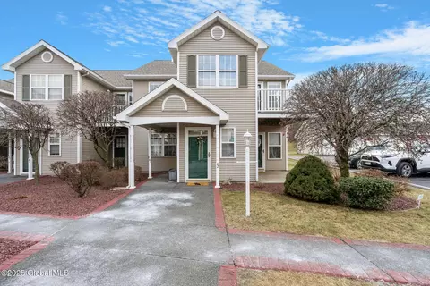 42 Coralberry Ct, Albany, NY 12203
