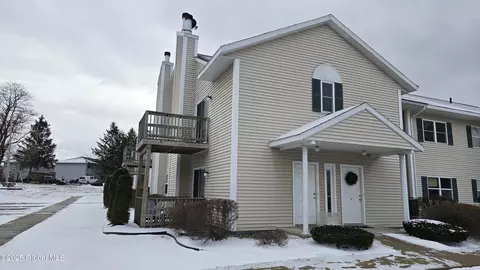 405 Greenwich Dr, Albany, NY 12203