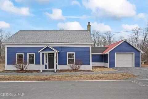 1303 S Schodack Rd, Castleton On Hudson, NY 12033