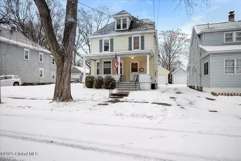 14 Wallace St, Schenectady, NY 12302