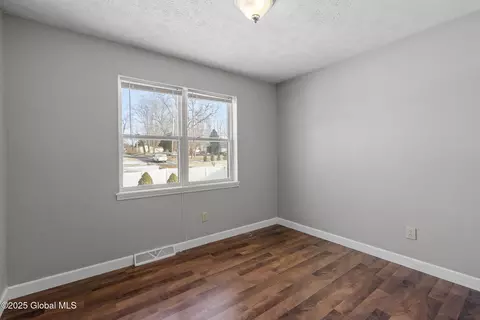 3435 Maryvale Dr, Schenectady, NY 12304 photo 17