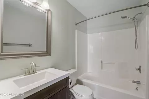 3435 Maryvale Dr, Schenectady, NY 12304 photo 26