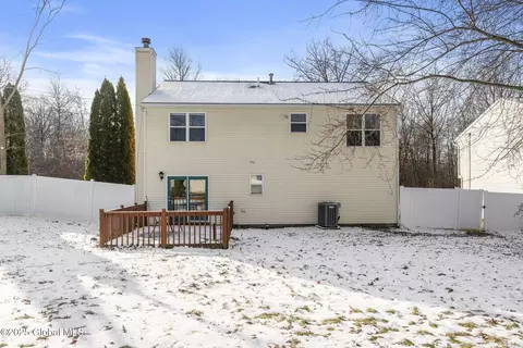 3435 Maryvale Dr, Schenectady, NY 12304 photo 4