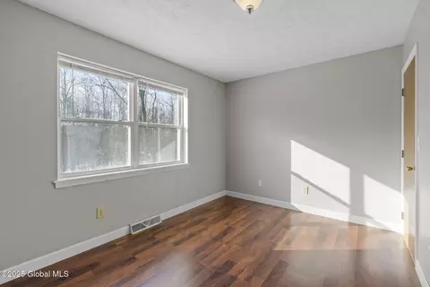 3435 Maryvale Dr, Schenectady, NY 12304 photo 21