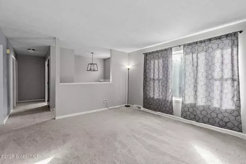 3435 Maryvale Dr, Schenectady, NY 12304 photo 5
