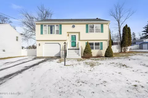 3435 Maryvale Dr, Schenectady, NY 12304