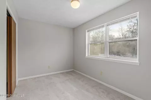 3435 Maryvale Dr, Schenectady, NY 12304 photo 23