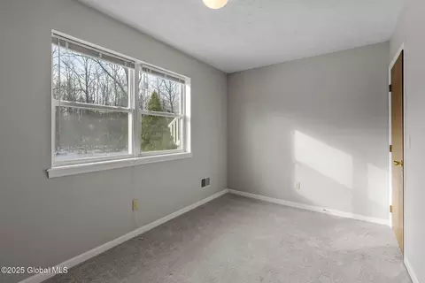 3435 Maryvale Dr, Schenectady, NY 12304 photo 24