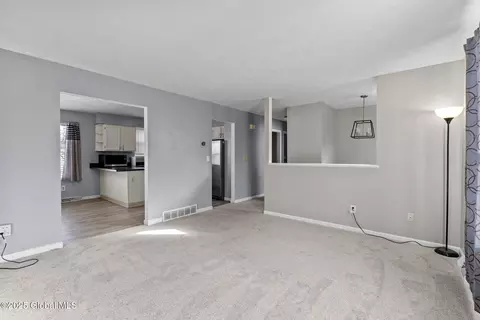 3435 Maryvale Dr, Schenectady, NY 12304 photo 10