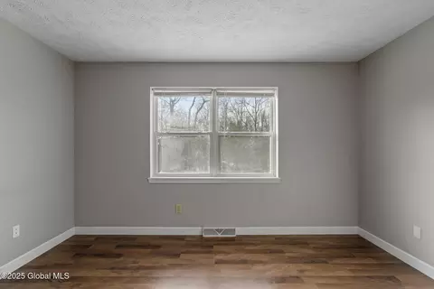 3435 Maryvale Dr, Schenectady, NY 12304 photo 16