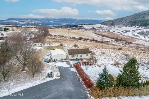 140 Sunny Knolls Ln, Schoharie, NY 12157