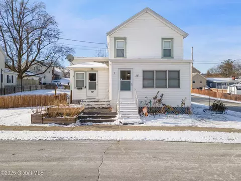 15 Harris Ave, Ravena, NY 12143