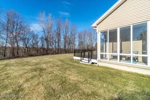 11 Hampton Cir, Halfmoon, NY 12118 photo 29