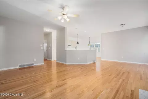 11 Hampton Cir, Halfmoon, NY 12118 photo 7