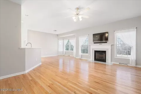 11 Hampton Cir, Halfmoon, NY 12118 photo 5