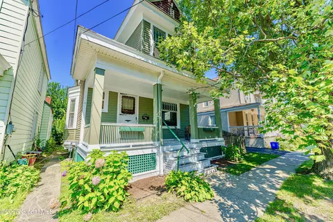 2161 14th St, Troy, NY 12180