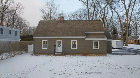 29 Lefferts St, Saratoga Springs, NY 12866