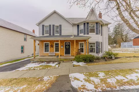 26 S Clement Ave, Ravena, NY 12143