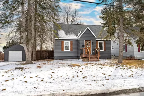 Exterior - 30 Fox Ave, Schenectady, NY 12304 photo 1 of 4
