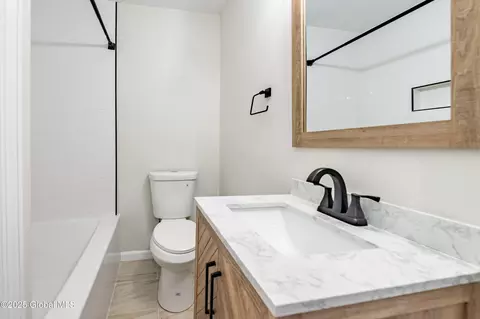 Bath - 30 Fox Ave, Schenectady, NY 12304 photo 1 of 1