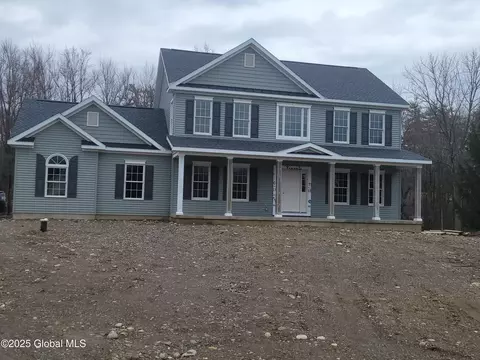 16 Westfall Ct #6, Averill Park, NY 12018
