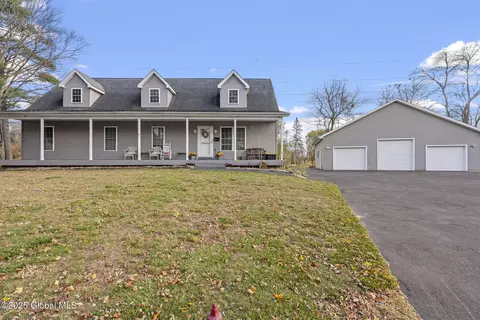 25 Undine St, Albany, NY 12205
