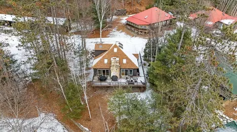 11 Chestnut Dr, Brant Lake, NY 12815