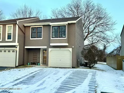 20 Ziemke Farm Ln, Cohoes, NY 12047