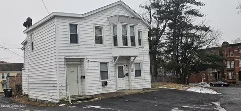 860 4th Ave, Troy, NY 12182