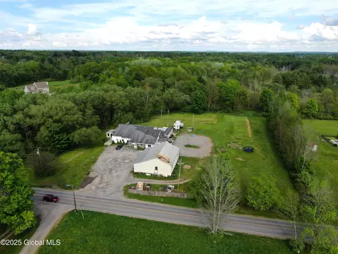 View/Area - 389 Mckay Rd, Amsterdam, NY 12010 photo 4 of 6