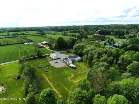 View/Area - 389 Mckay Rd, Amsterdam, NY 12010 photo 5 of 6