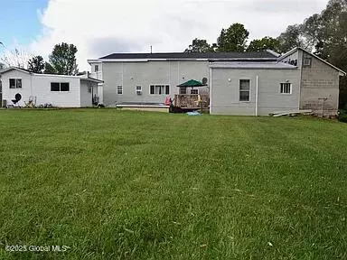 Exterior - 389 Mckay Rd, Amsterdam, NY 12010 photo 2 of 3