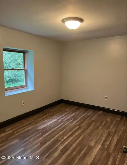 Bedroom - 389 Mckay Rd, Amsterdam, NY 12010 photo 1 of 4