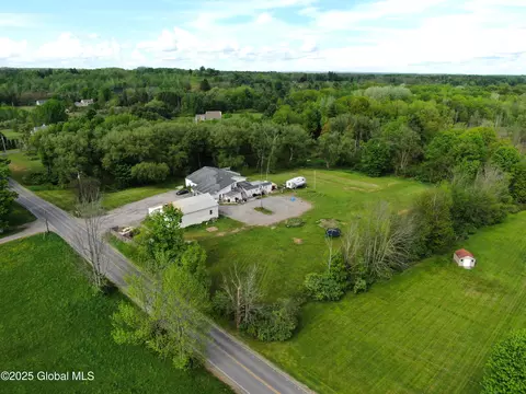 View/Area - 389 Mckay Rd, Amsterdam, NY 12010 photo 3 of 6