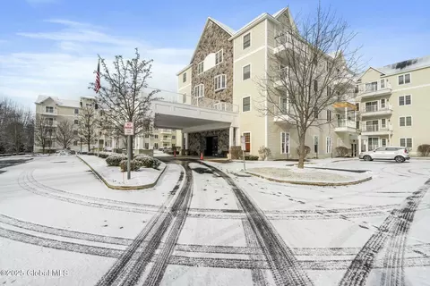 8 Wall St #415, Clifton Park, NY 12065