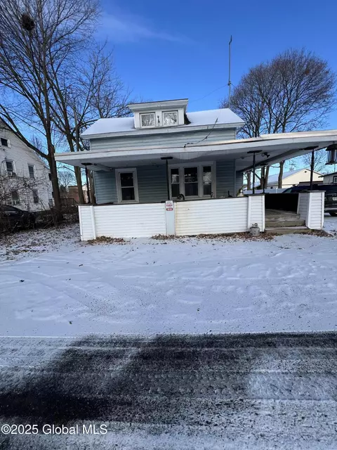 35 New St, Glens Falls, NY 12801