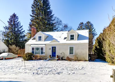 91 Goode St, Burnt Hills, NY 12027
