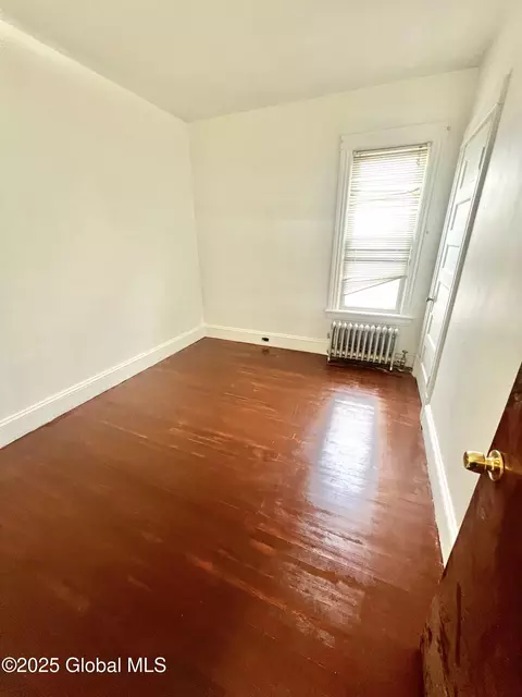 523 Mcclellan St, Schenectady, NY 12304 photo 23