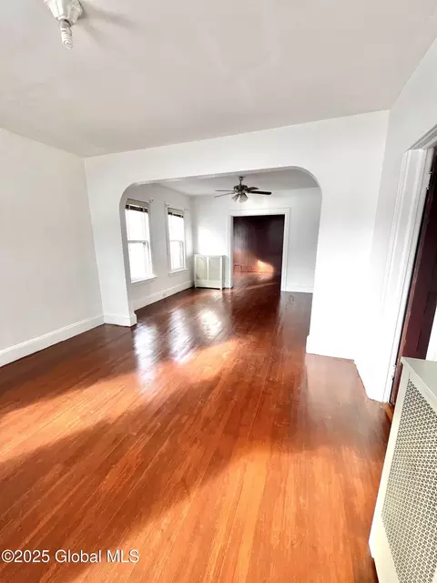 523 Mcclellan St, Schenectady, NY 12304 photo 16