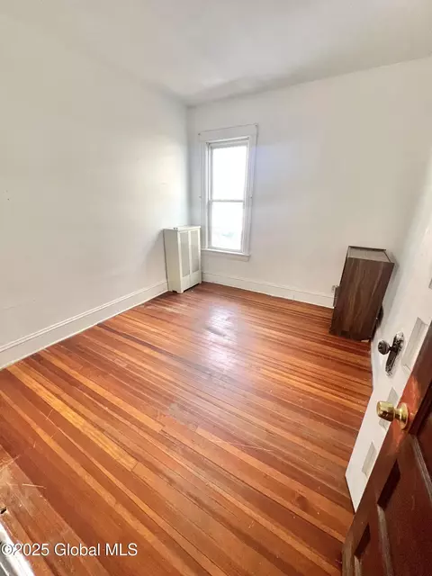 523 Mcclellan St, Schenectady, NY 12304 photo 22
