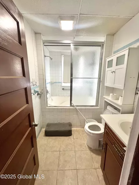 523 Mcclellan St, Schenectady, NY 12304 photo 24