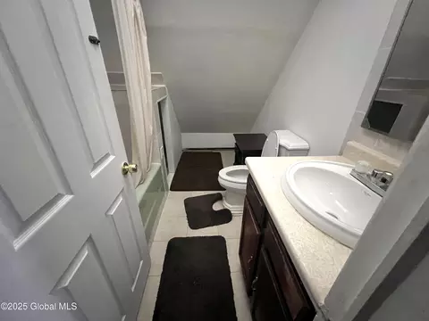523 Mcclellan St, Schenectady, NY 12304 photo 32