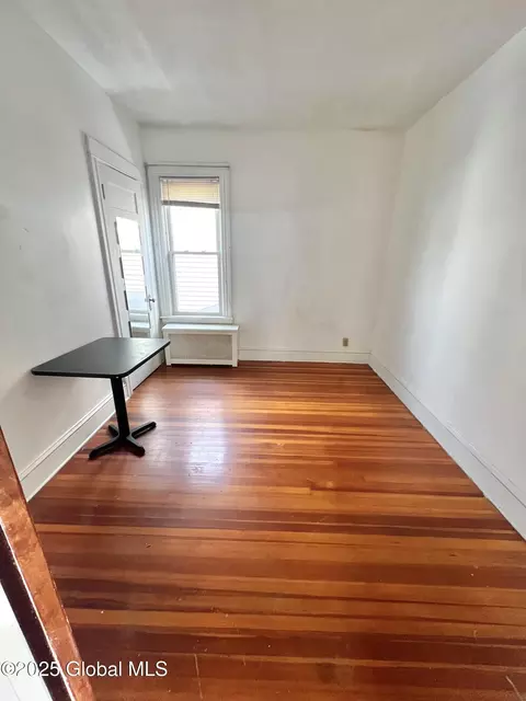 523 Mcclellan St, Schenectady, NY 12304 photo 20